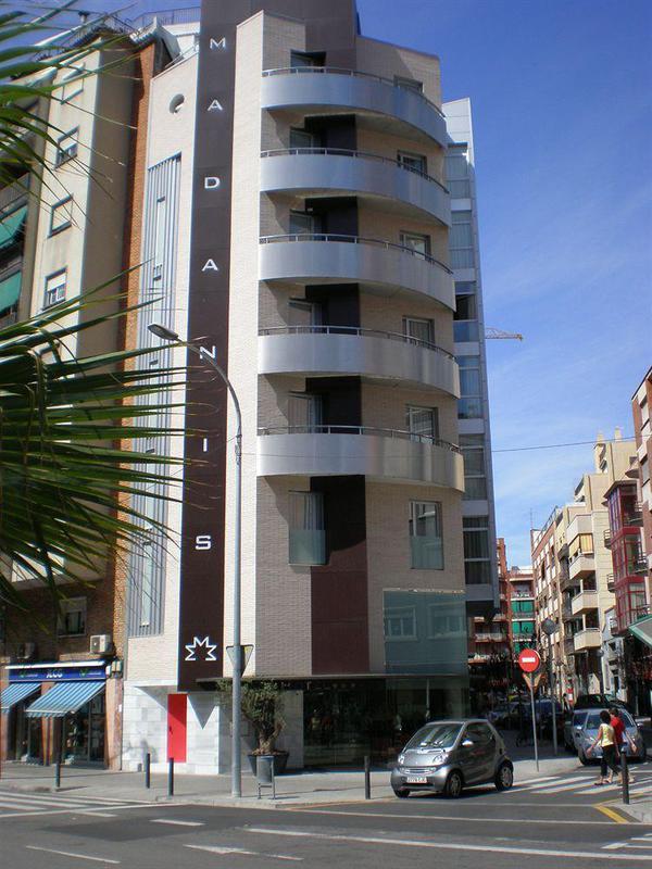 Apartamentos Turisticos Madanis L'Hospitalet de Llobregat Luaran gambar