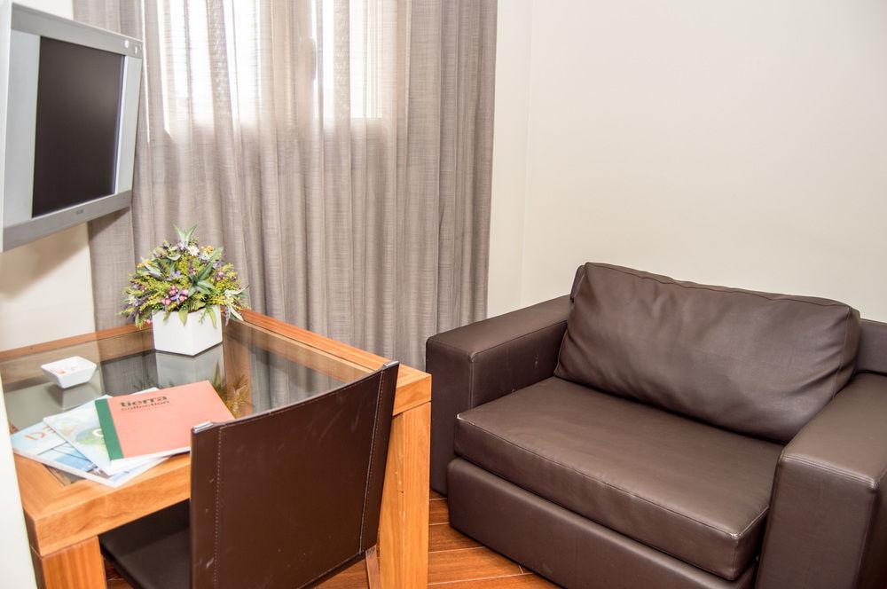 Apartamentos Turisticos Madanis L'Hospitalet de Llobregat Luaran gambar