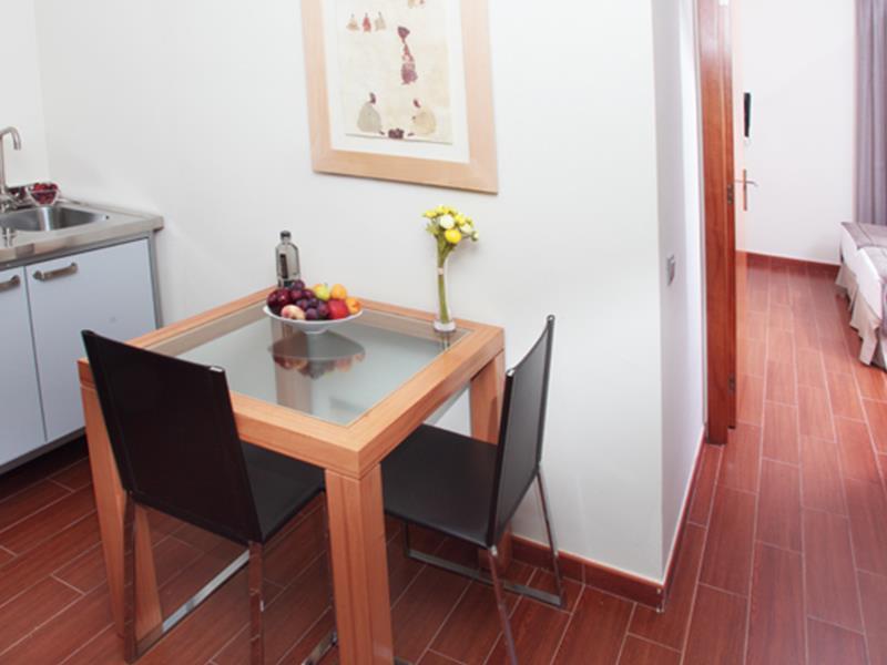 Apartamentos Turisticos Madanis L'Hospitalet de Llobregat Bilik gambar