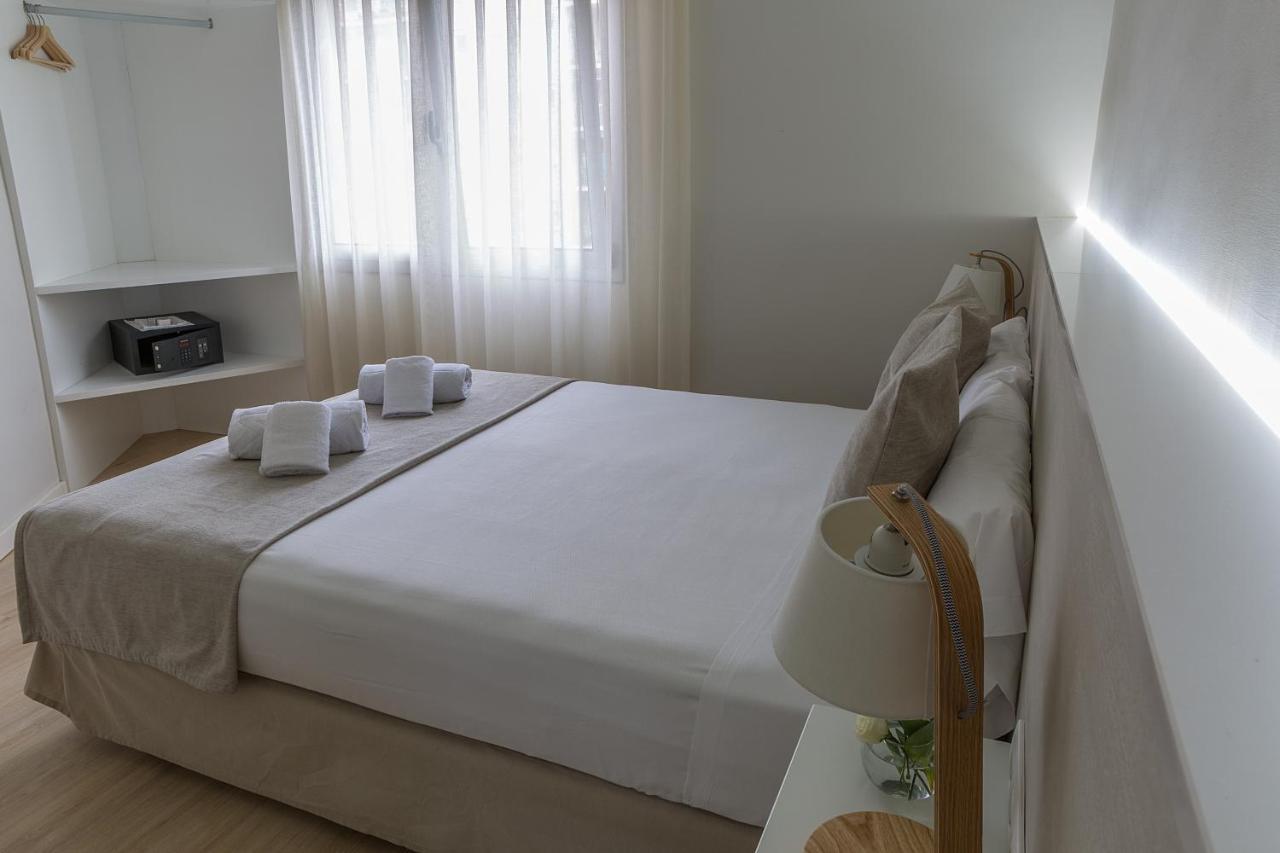 Apartamentos Turisticos Madanis L'Hospitalet de Llobregat Luaran gambar